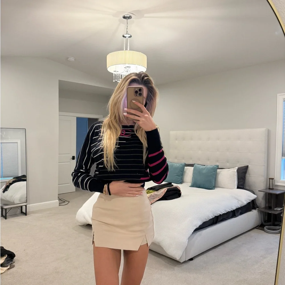 Tan skort 🤍 - Picture 1 of 9